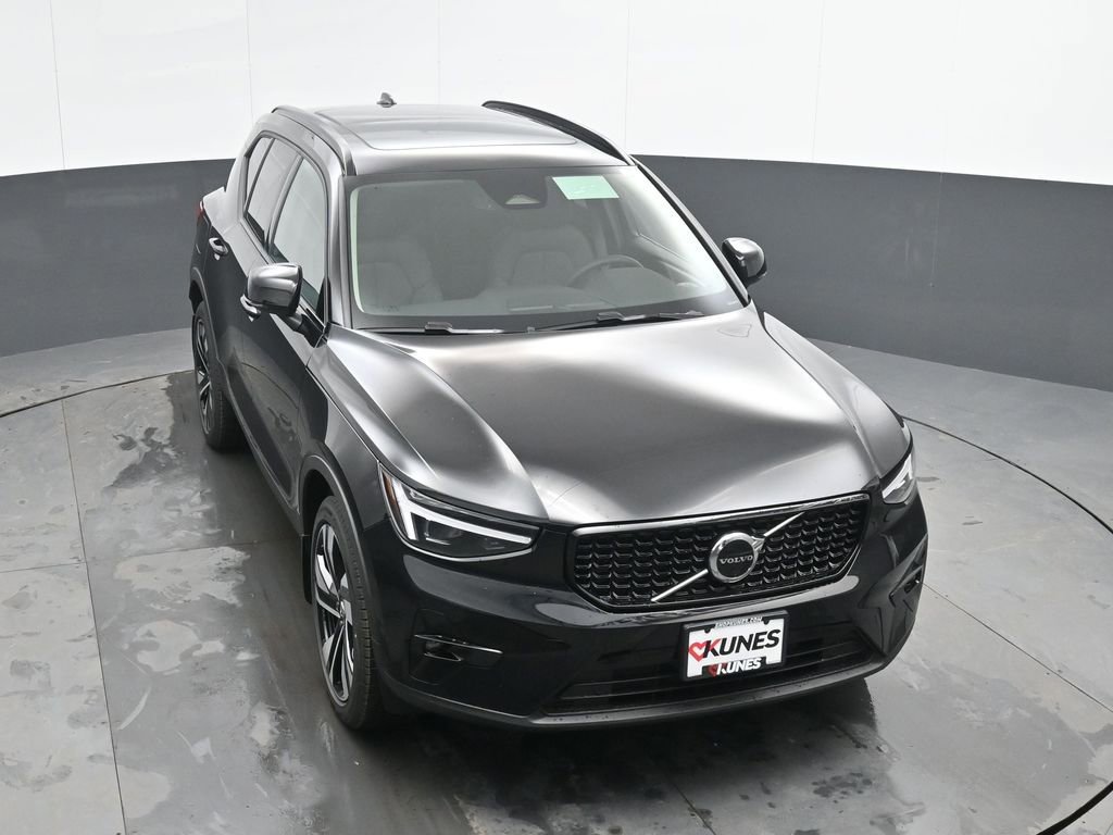 New 2026 Volvo XC40 B5 Plus w/ Protection Package Premier AWD/4WD image 33