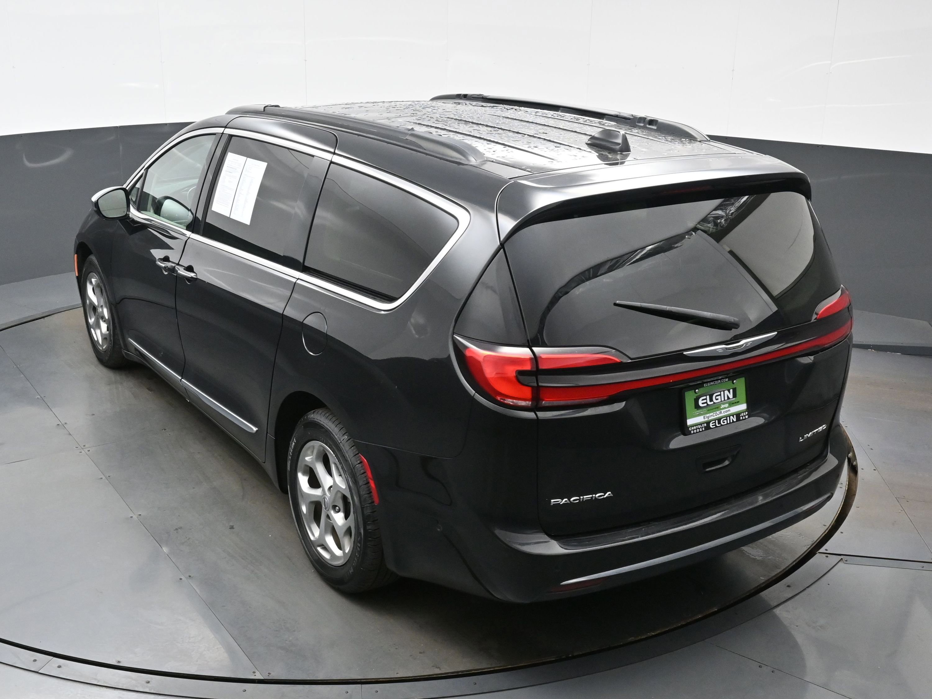 Used 2022 Chrysler Pacifica Limited image 35