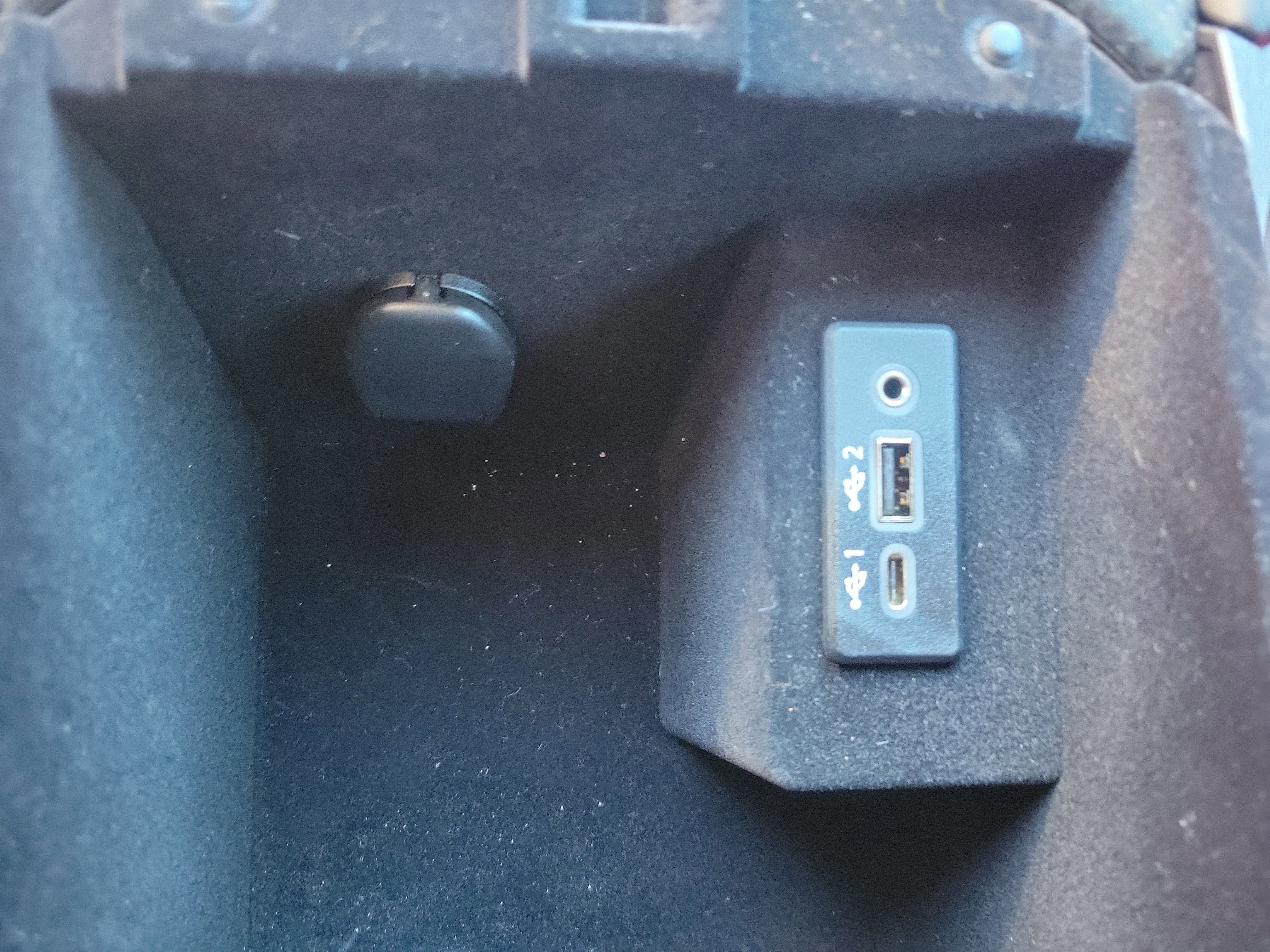 Certified 2022 INFINITI Q60 Red Sport 400 w/ Carbon Fiber Package image 22