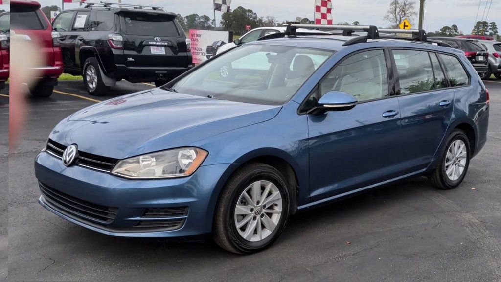 Used 2016 Volkswagen Golf S FWD image 4