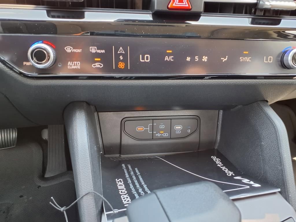 New 2026 Kia Sportage EX w/ EX Panorama Roof Package image 16