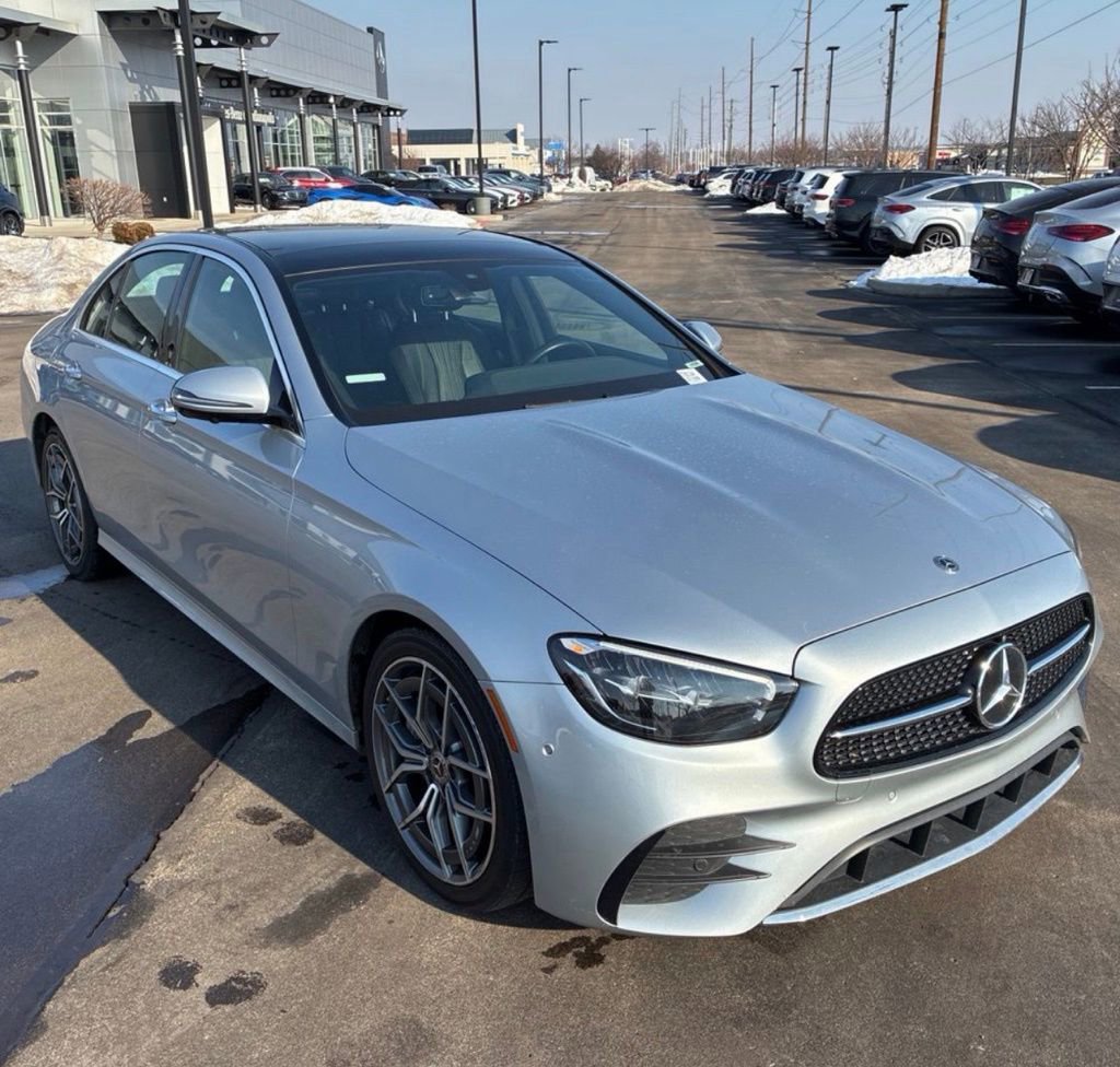Used 2021 Mercedes-Benz E 350 4MATIC Sedan image 4