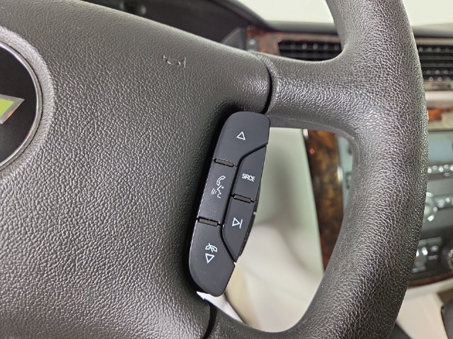 Used 2015 Chevrolet Impala LT FWD image 23