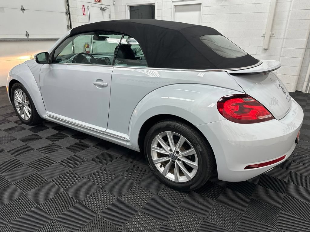 Used 2019 Volkswagen Beetle 2.0T SE FWD image 7
