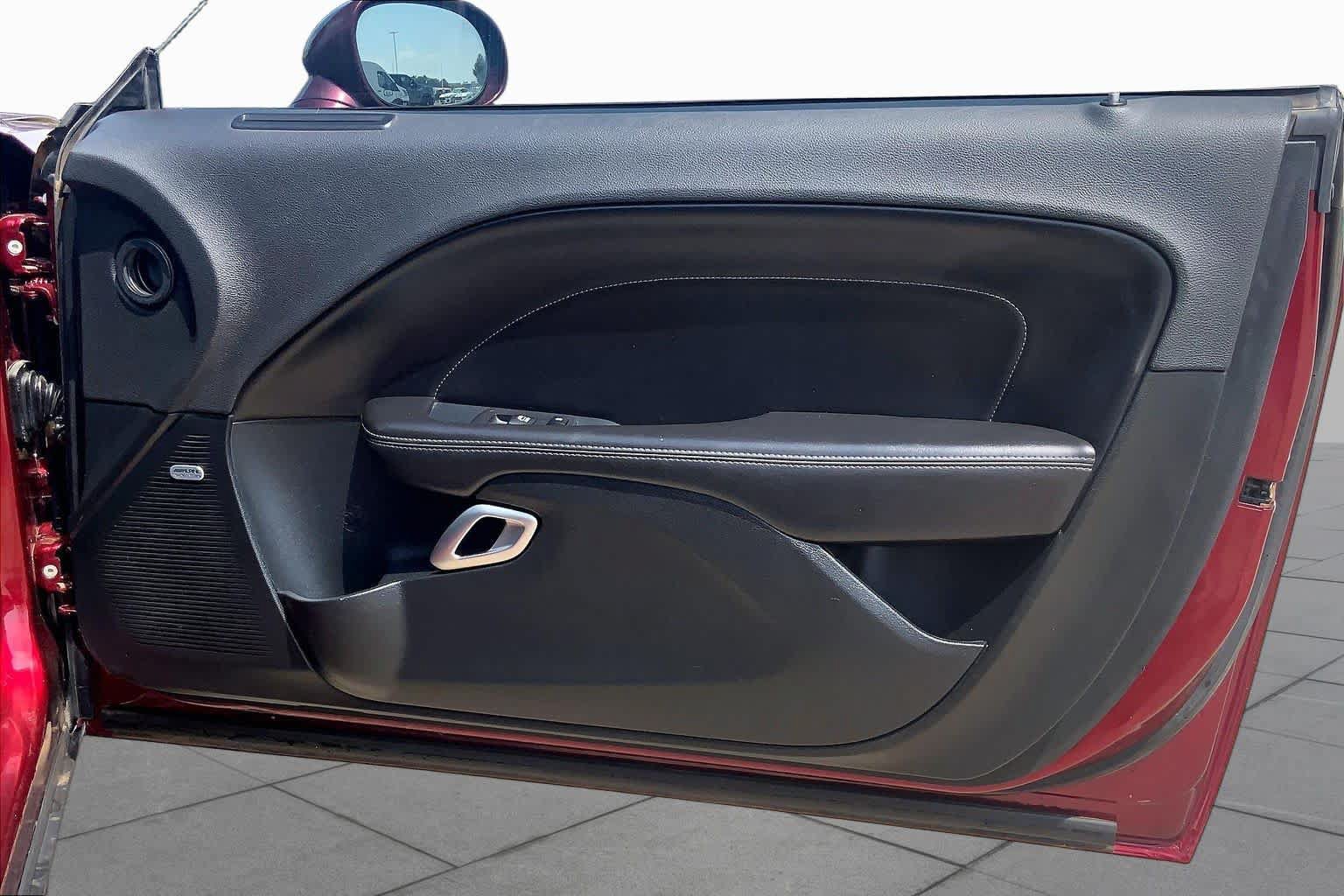 Used 2018 Dodge Challenger R/T Scat Pack w/ Leather Interior Group RWD image 23