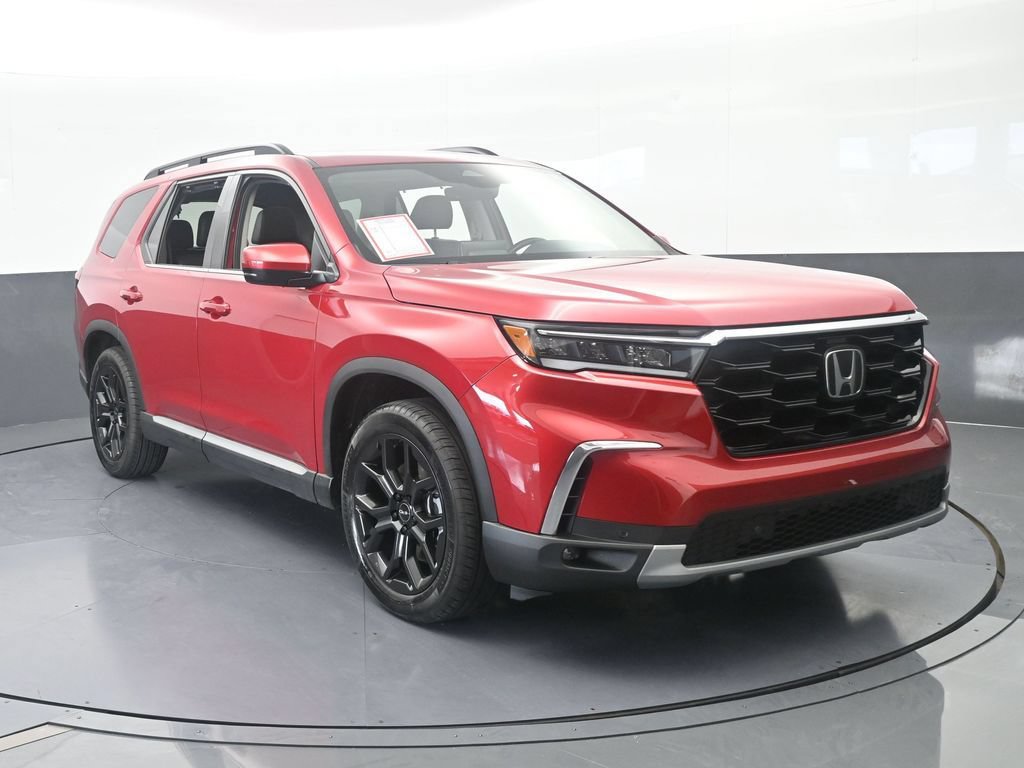 Used 2025 Honda Pilot Touring image 9