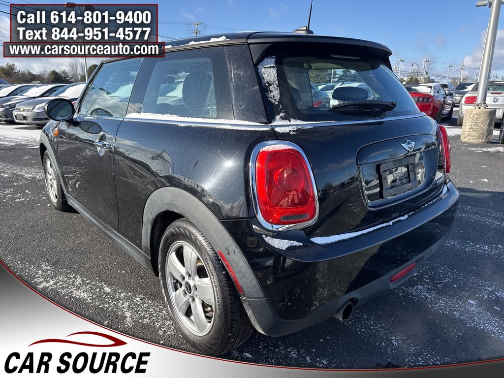 Used 2017 MINI Cooper 2-Door Hardtop image 4