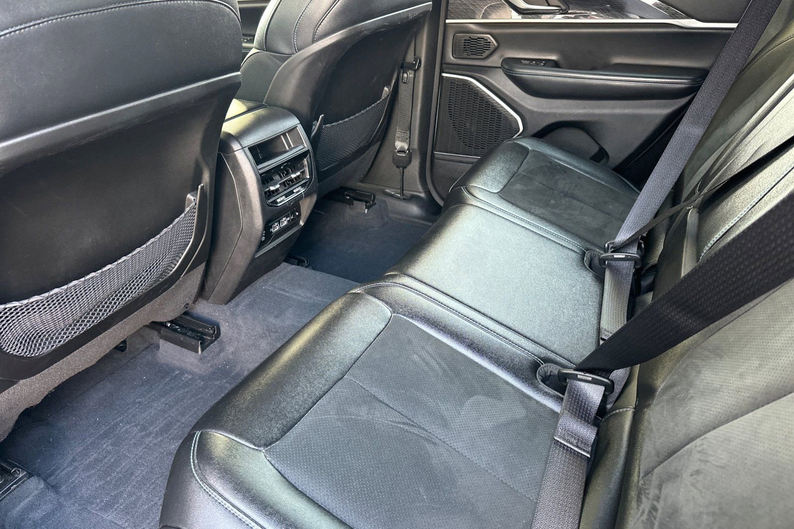 Used 2022 Jeep Grand Cherokee Trailhawk image 12