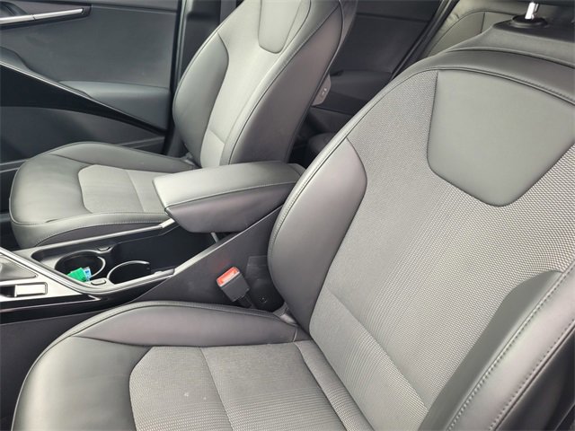 Used 2023 Kia Niro EX Touring image 13