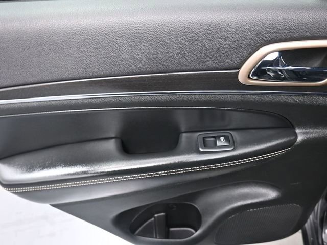 Used 2015 Jeep Grand Cherokee Limited image 19