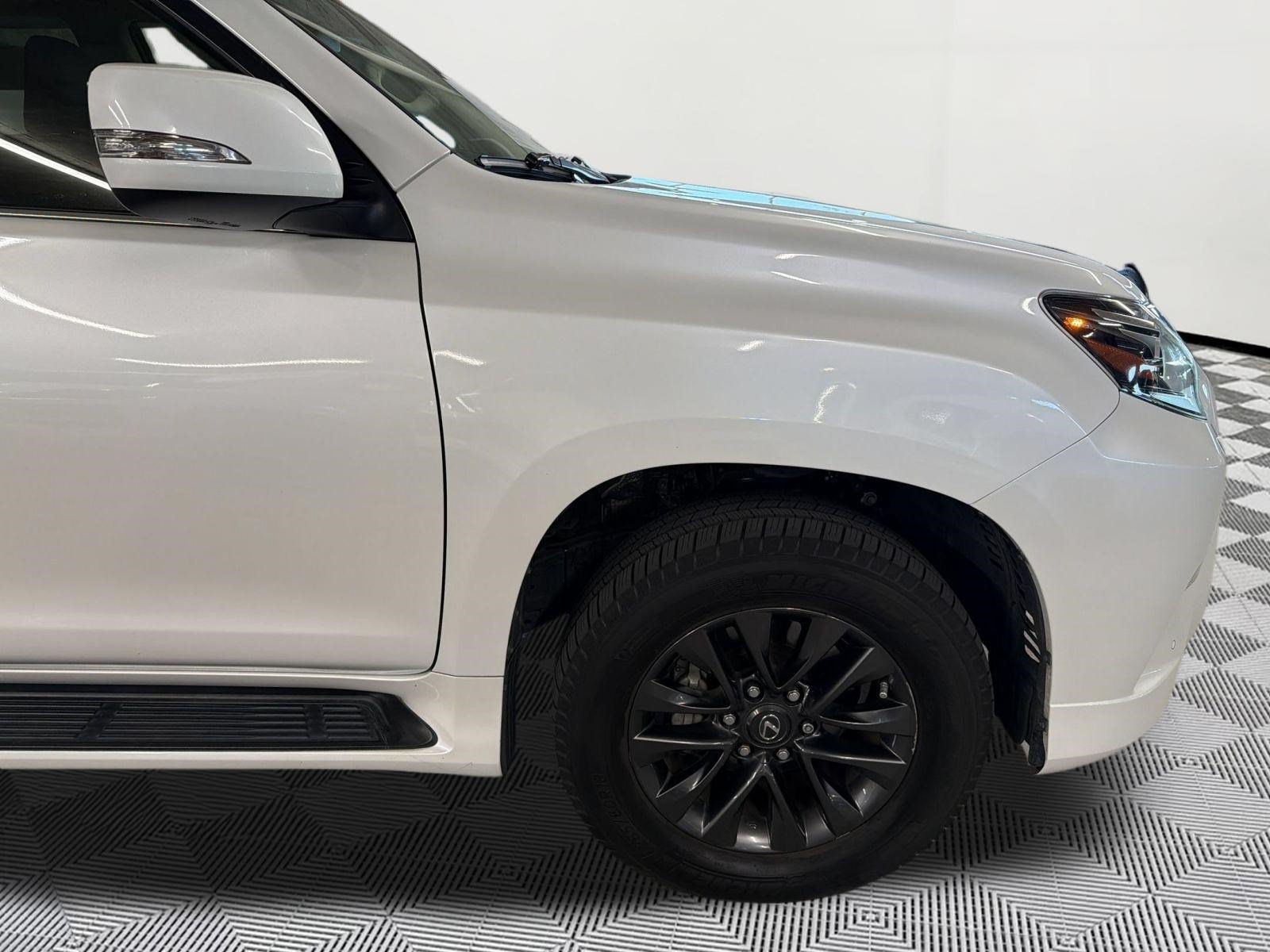 Used 2020 Lexus GX 460 Premium w/ Premium Package AWD/4WD image 13