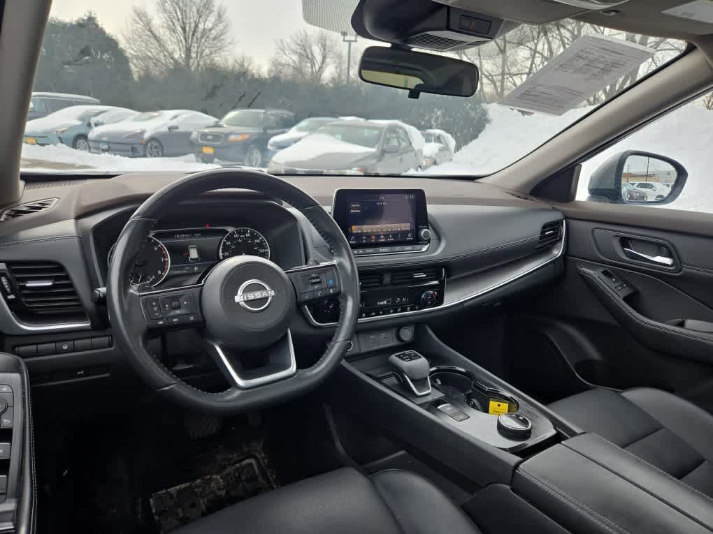 Used 2022 Nissan Rogue SV w/ SV Premium Package image 10