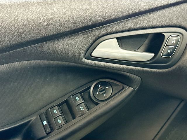 Used 2017 Ford Focus SE FWD image 18