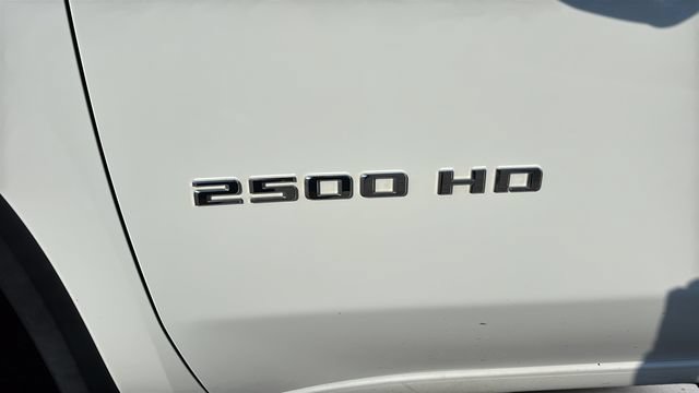 Used 2022 Chevrolet Silverado 2500 Custom w/ Custom Value Package AWD/4WD image 38