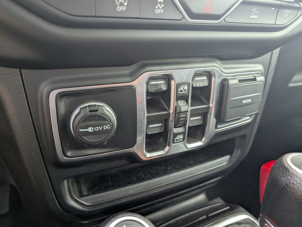 Used 2022 Jeep Gladiator Willys image 20