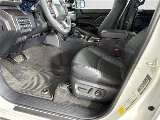 Used 2025 Toyota 4Runner TRD Off-Road Premium AWD/4WD image 9