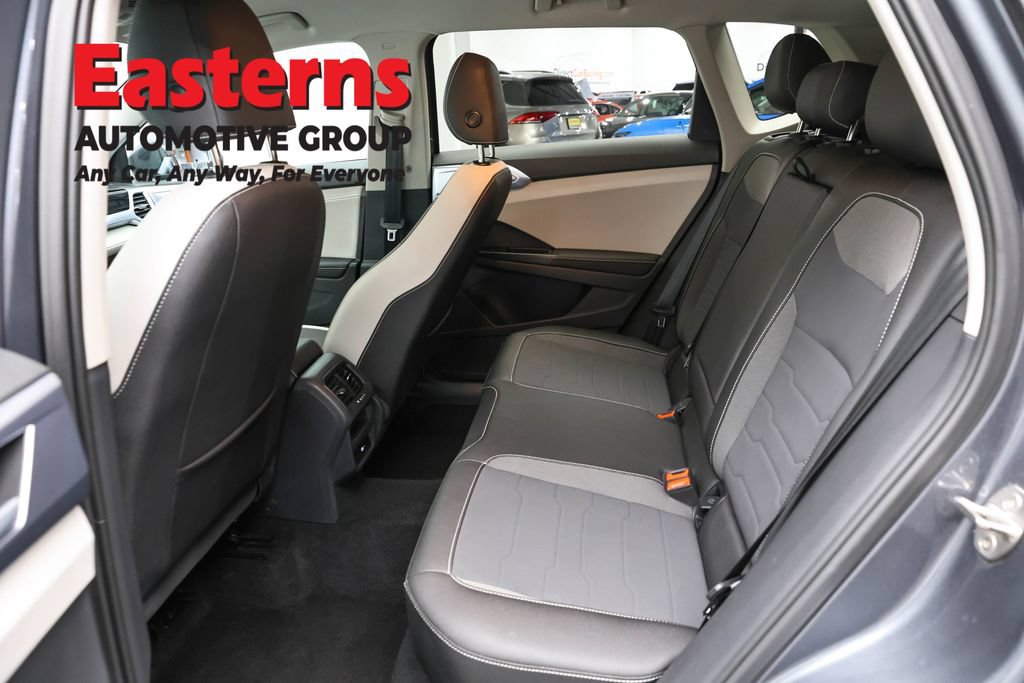 Used 2025 Volkswagen Taos SE AWD/4WD image 20