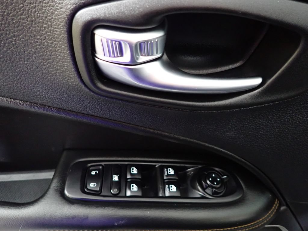 Used 2020 Jeep Compass Limited AWD/4WD image 22