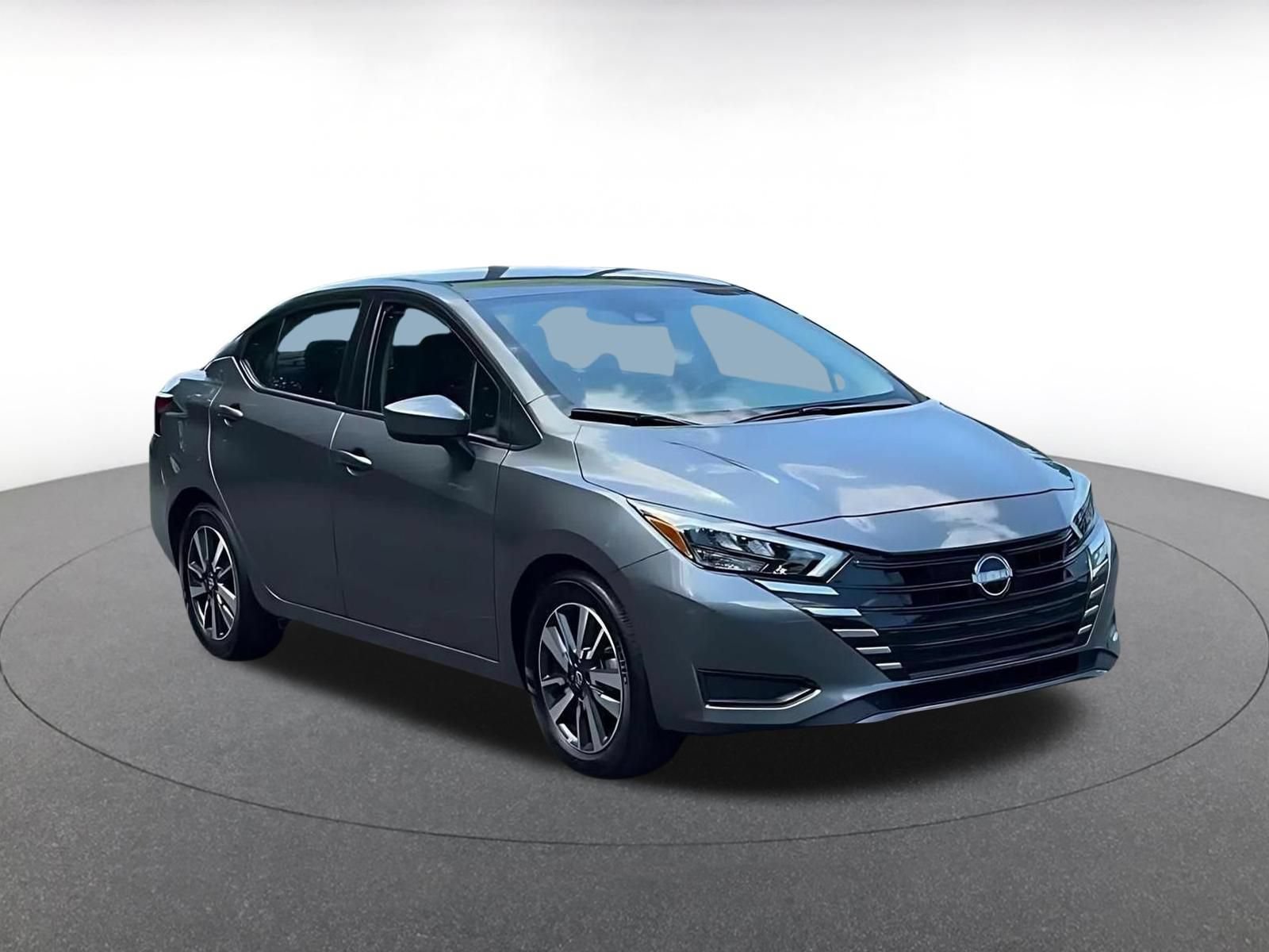 Used 2025 Nissan Versa SV FWD image 3