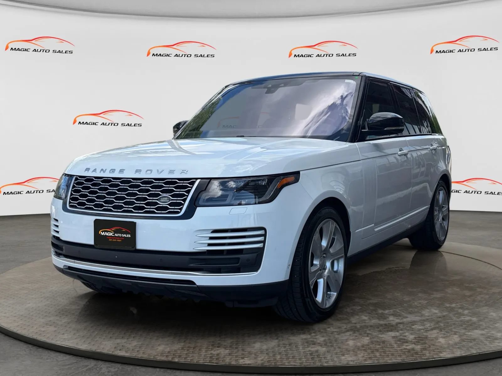Used 2018 Land Rover Range Rover Supercharged AWD/4WD image 1