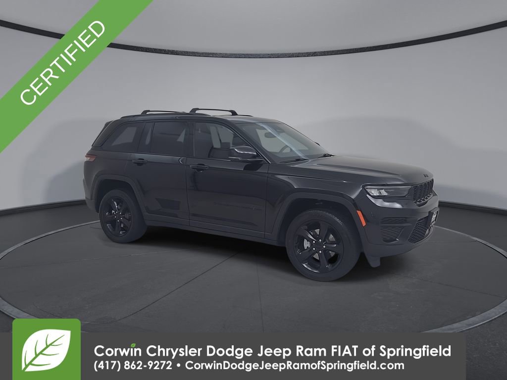 Used 2023 Jeep Grand Cherokee Altitude AWD/4WD image 2
