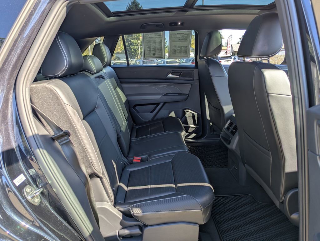 Certified 2022 Volkswagen Atlas Cross Sport SEL R-Line image 32