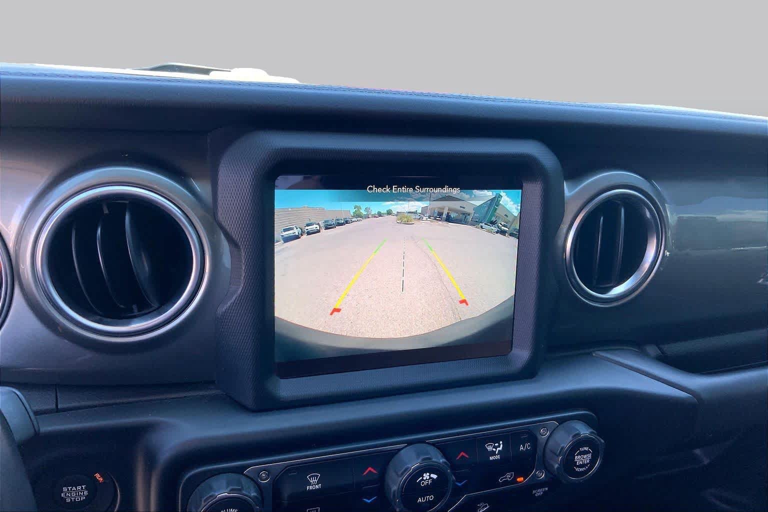Used 2020 Jeep Wrangler Unlimited Sahara w/ Uconnect 4C Nav & Sound Group AWD/4WD image 25