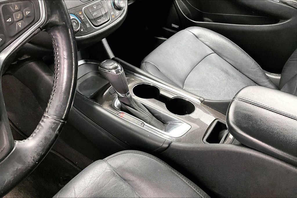 Used 2018 Chevrolet Malibu LT w/ Leather Package image 17