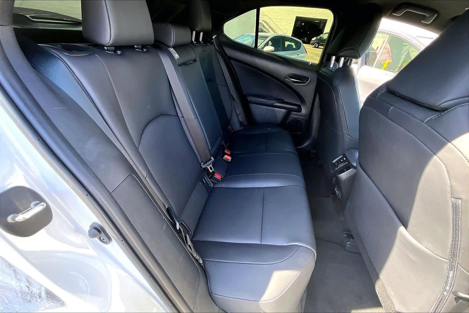 Used 2022 Lexus UX 200 w/ Accessory Package (Z1) FWD image 20