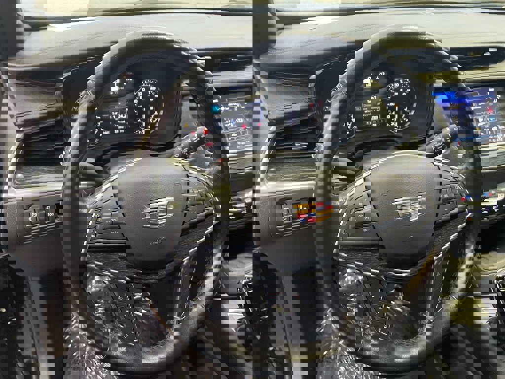 Used 2023 Cadillac XT5 Premium Luxury image 9