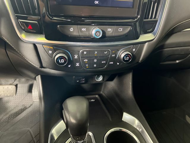 Used 2022 Chevrolet Traverse Premier image 21
