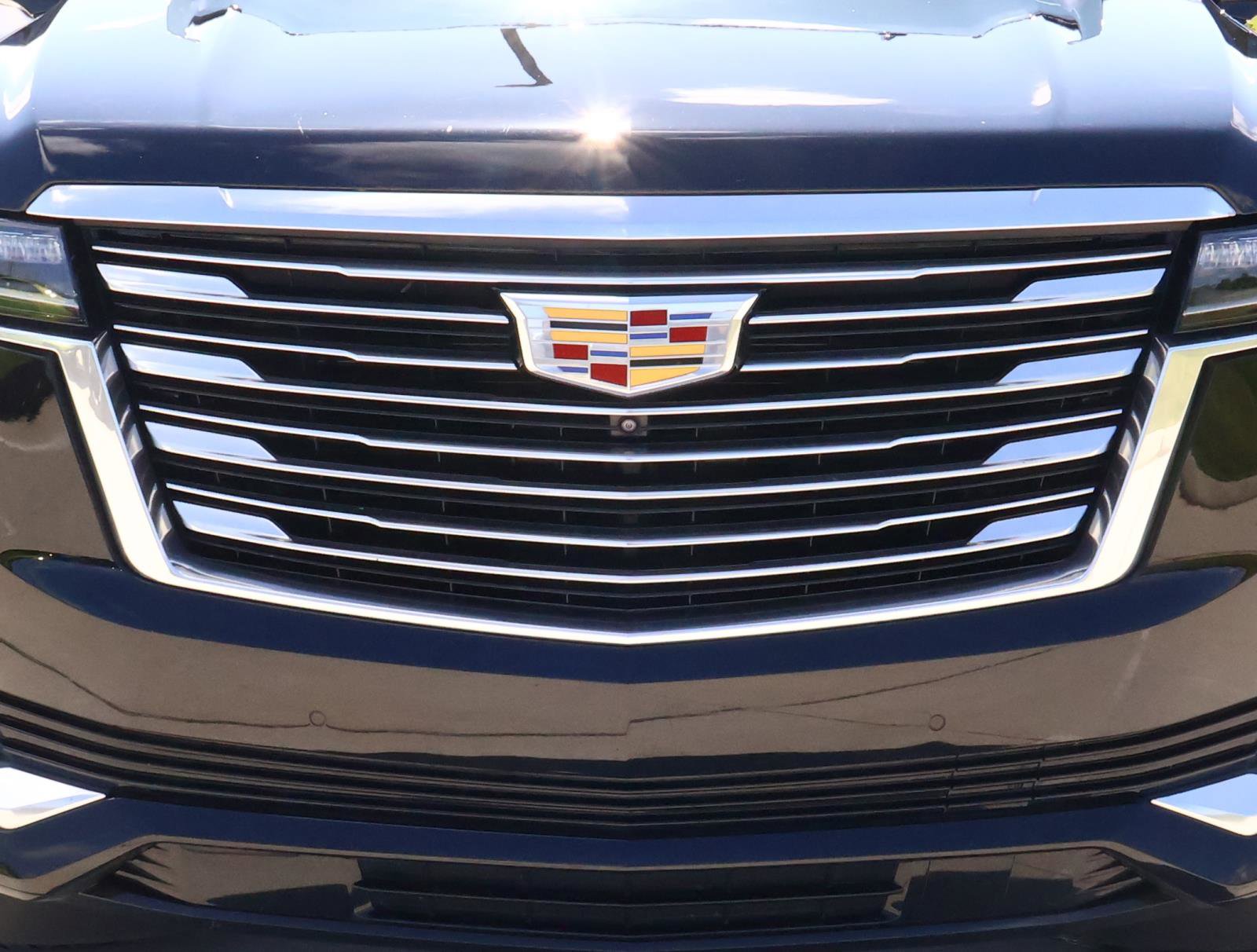 Used 2024 Cadillac Escalade ESV Premium Luxury Platinum AWD/4WD image 8