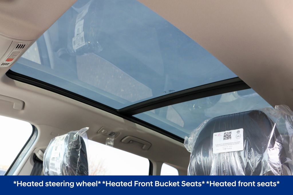 Used 2025 Volkswagen Taos SE image 6