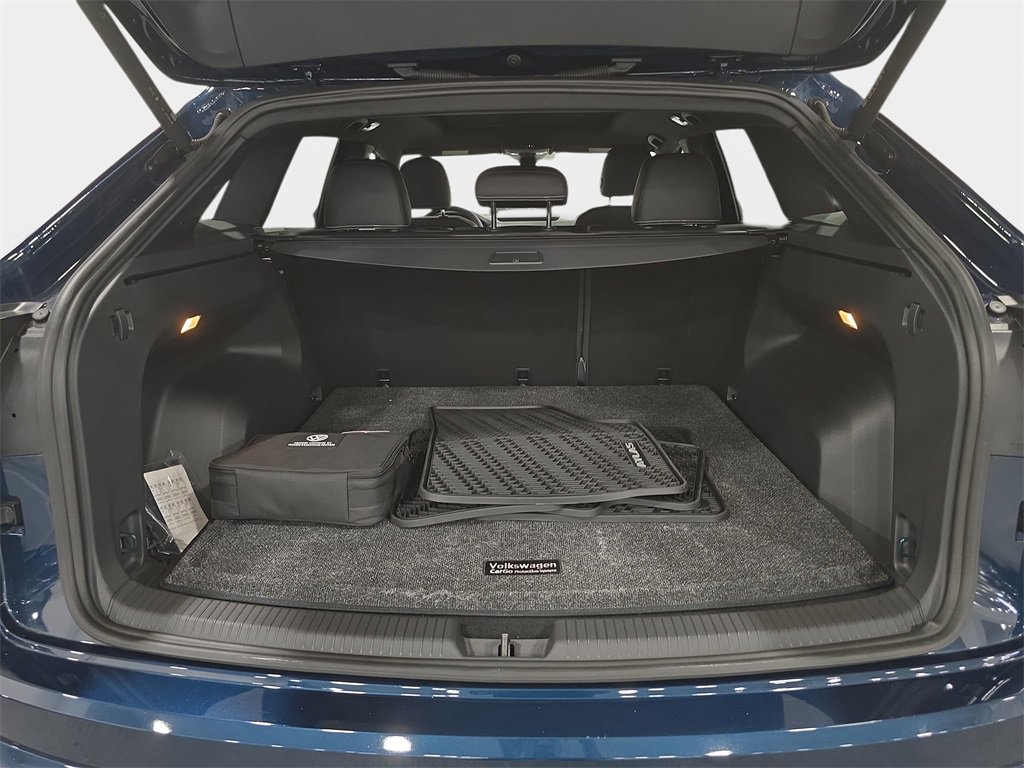 Used 2023 Volkswagen Atlas Cross Sport SEL Premium R-Line image 29