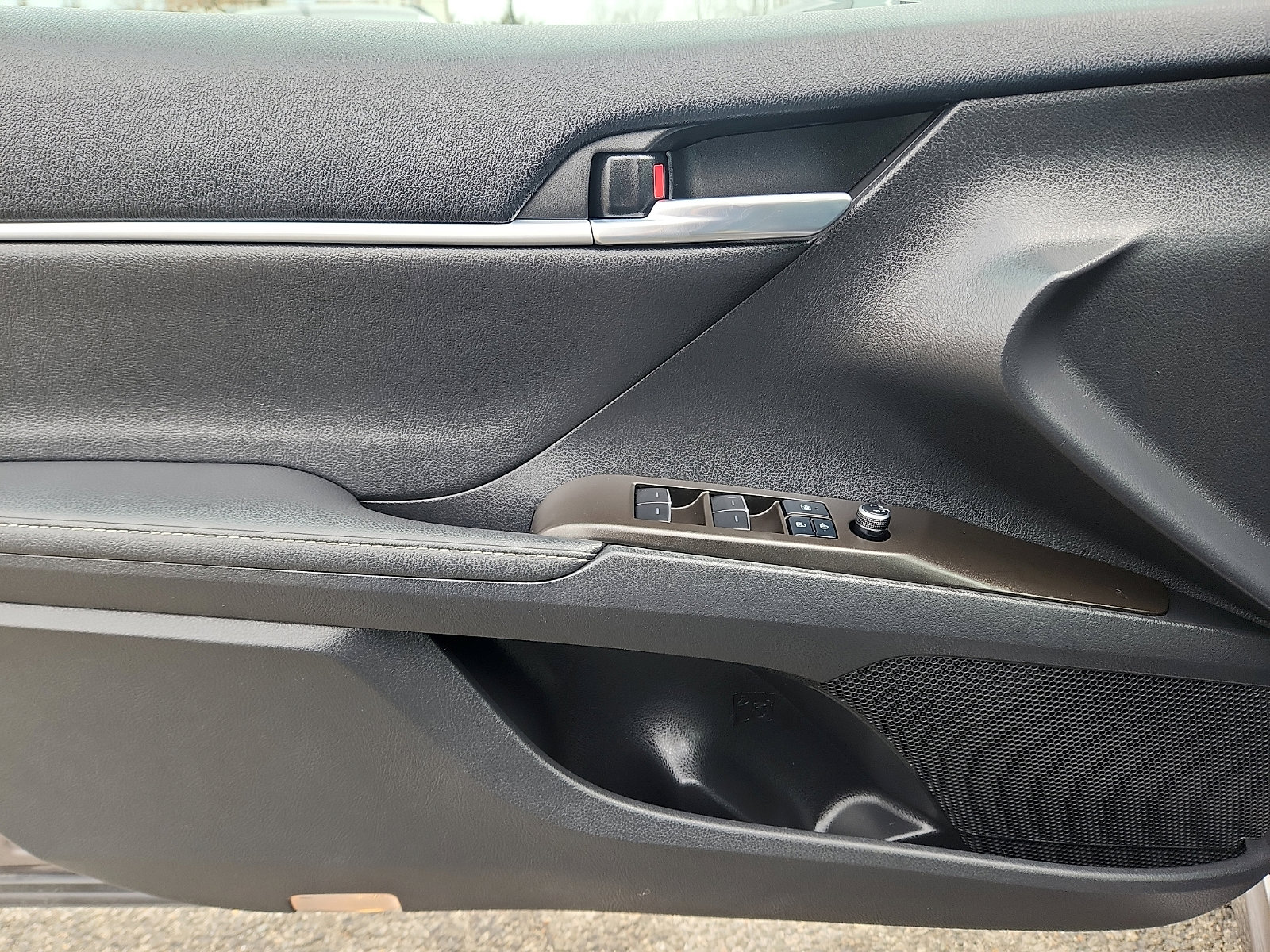 Used 2022 Toyota Camry XSE w/ Navigation Package image 10