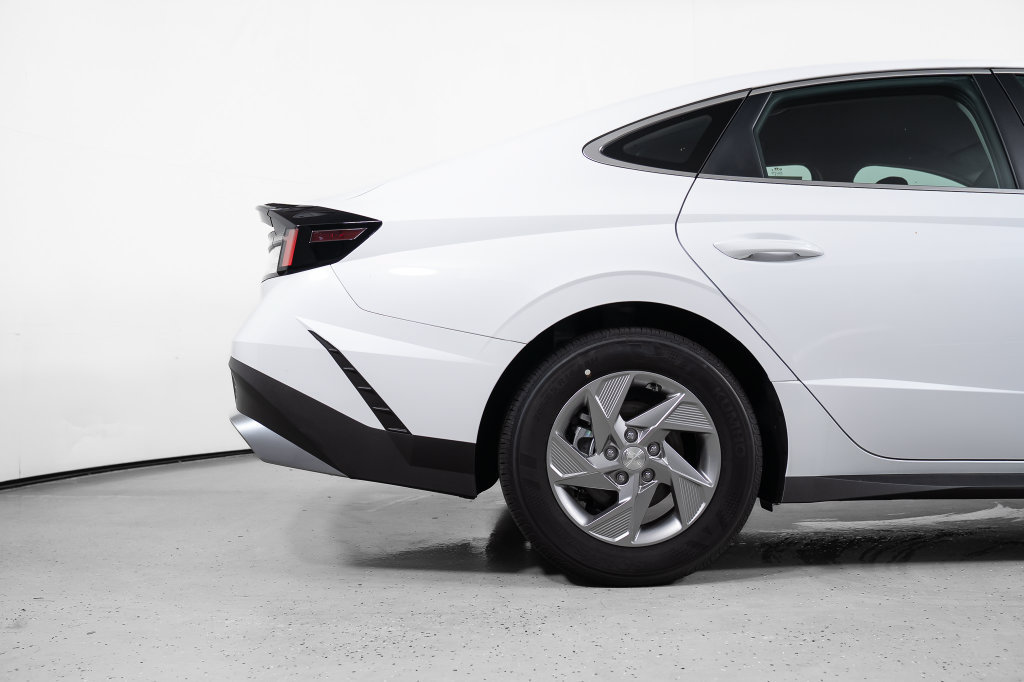 New 2026 Hyundai Sonata SE FWD image 5