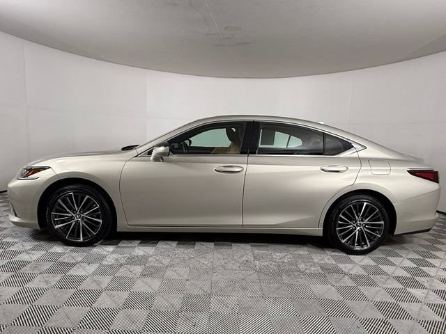 Used 2025 Lexus ES 350 w/ Premium Package FWD image 3