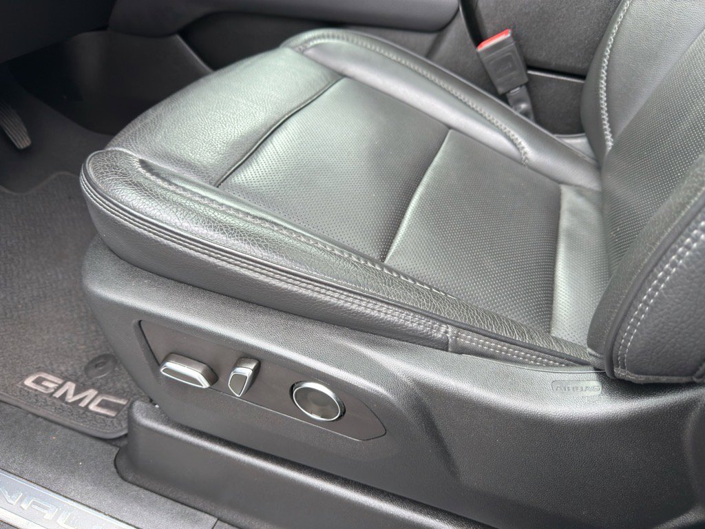 Used 2024 GMC Yukon Denali image 10