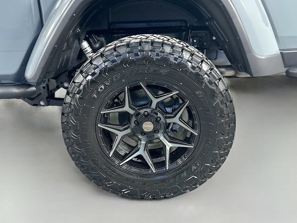New 2026 Jeep Gladiator Rubicon w/ Technology Group AWD/4WD image 17