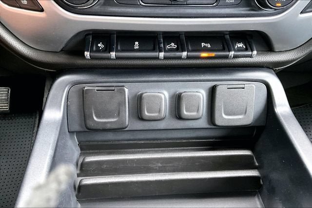 Used 2017 GMC Sierra 1500 SLT w/ SLT Premium Package AWD/4WD image 24