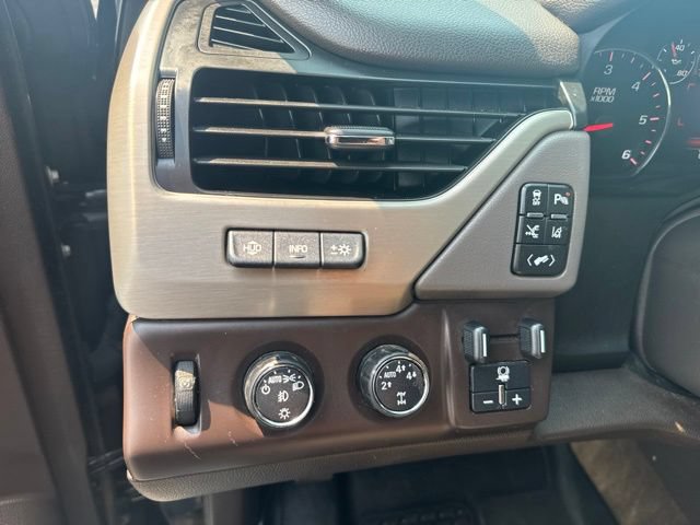 Used 2015 GMC Yukon XL Denali w/ Touring Package AWD/4WD image 12