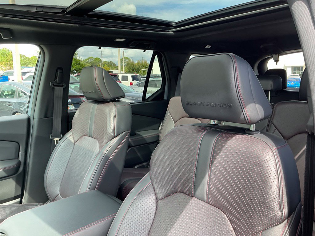 Certified 2025 Honda Pilot Black Edition image 31