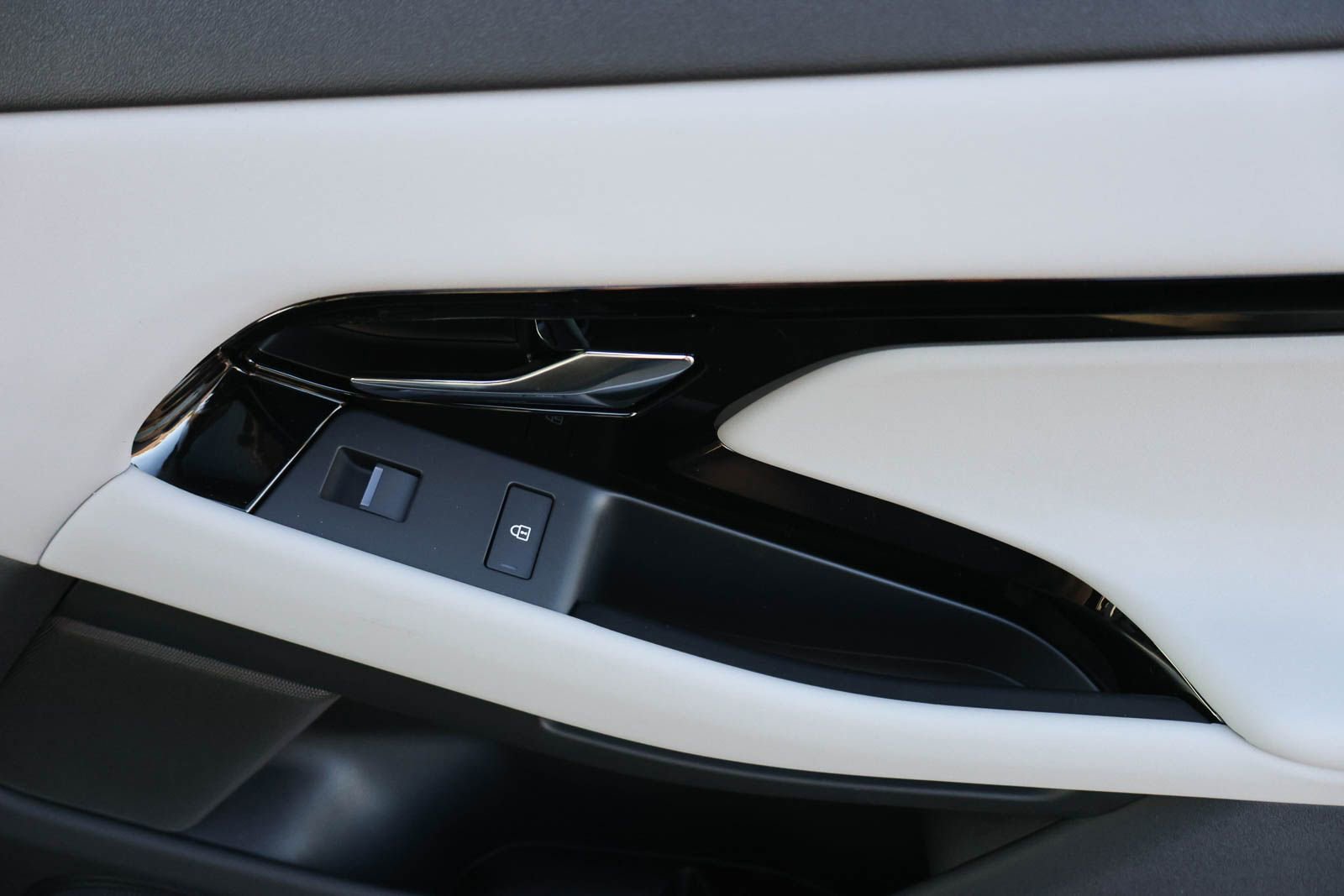 New 2026 Land Rover Range Rover Evoque Dynamic SE AWD/4WD image 19