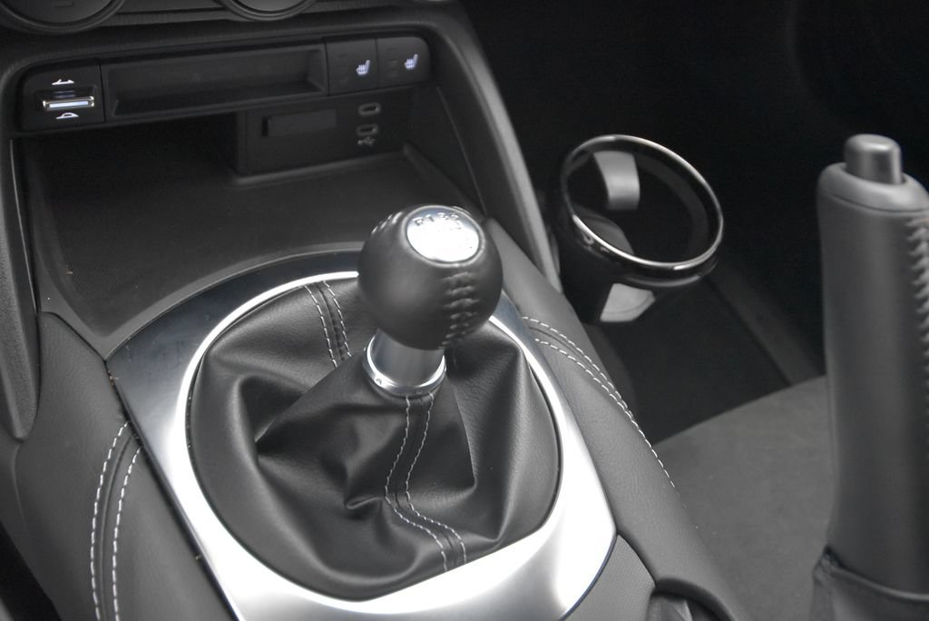 Used 2025 MAZDA MX-5 Miata RF Club RWD image 38