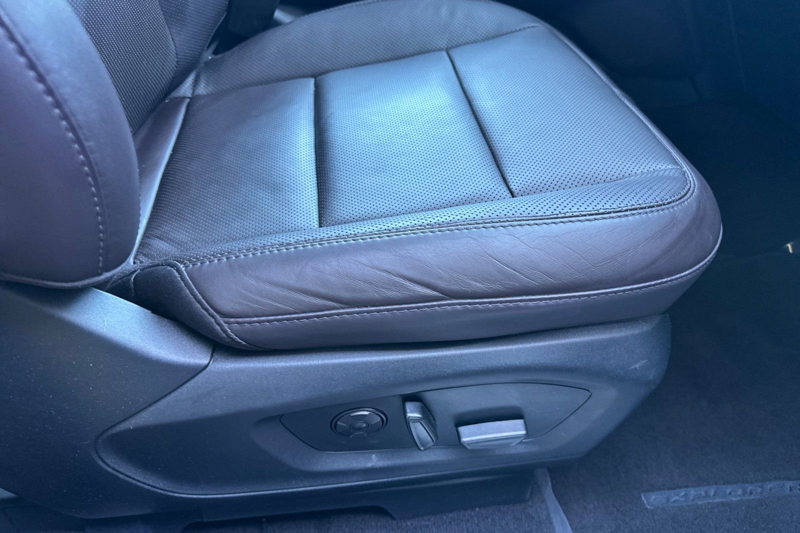 Used 2025 Ford Explorer Platinum w/ LUX Leather Package image 25