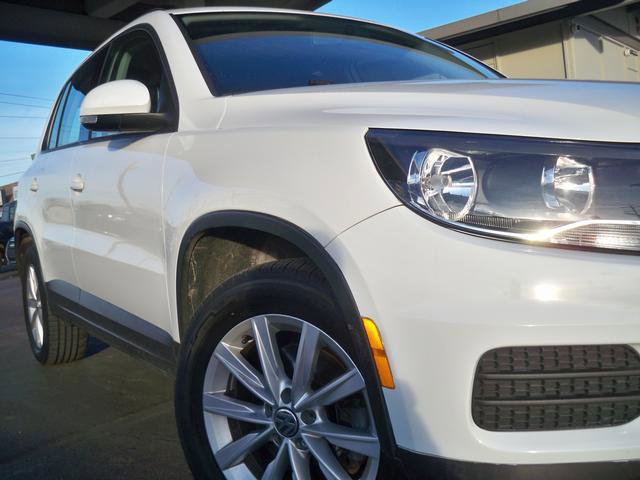 Used 2017 Volkswagen Tiguan Limited w/ Premium Package image 18
