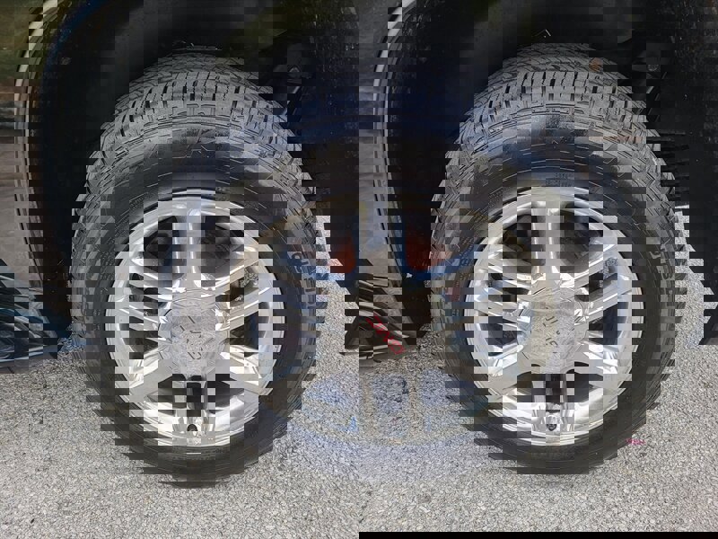 Used 2007 GMC Envoy Denali image 29