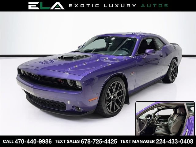 Used 2016 Dodge Challenger R/T RWD image 1