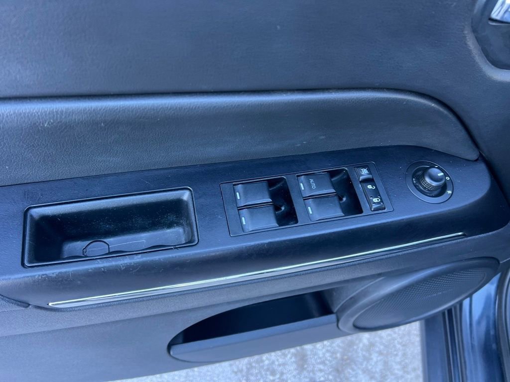 Used 2014 Jeep Patriot Limited w/ Sun/Sound Group image 13