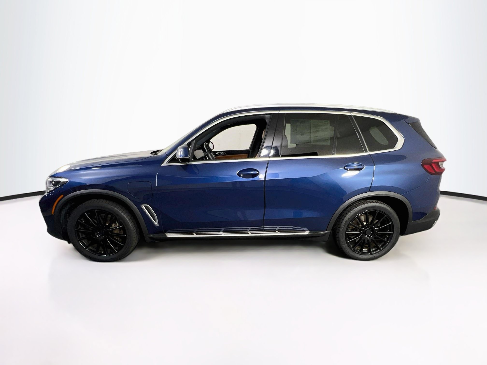 Used 2021 BMW X5 xDrive45e w/ Premium Package 3 AWD/4WD image 8